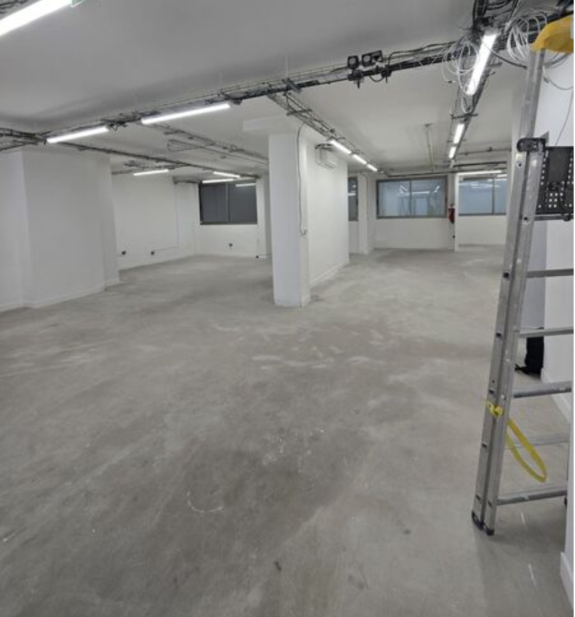 Grand espace sous-sol ouvert